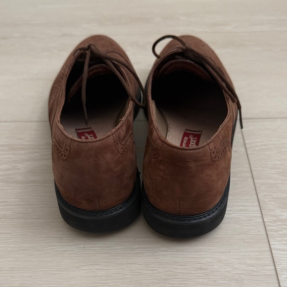 Rockport Men's Tan Oxfords with Brogue Detailing - Picture 6 of 10